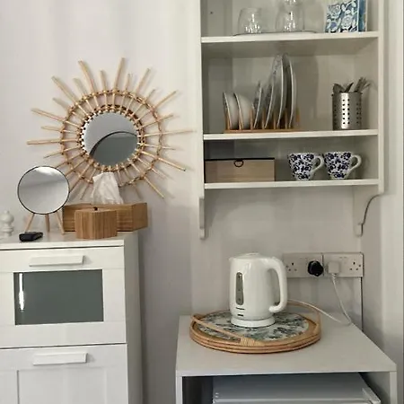 Unique Phaneromenis 41 - Down Town