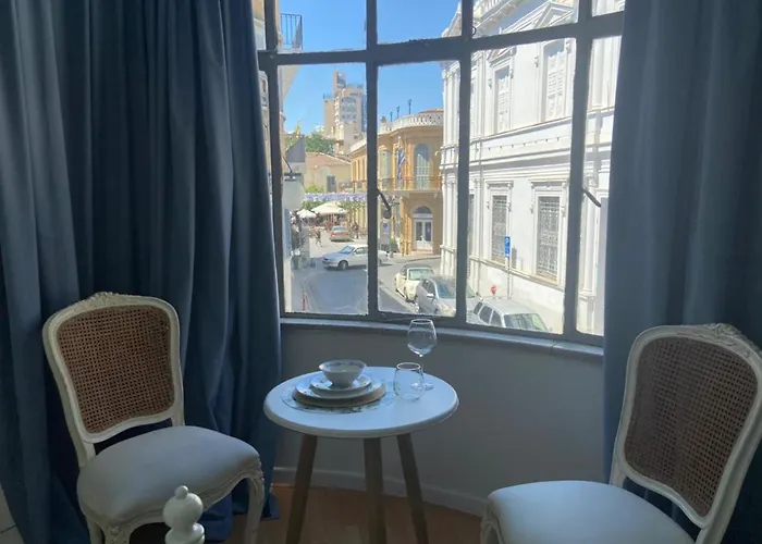 Unique Phaneromenis 41 - Down Town ゲストハウス