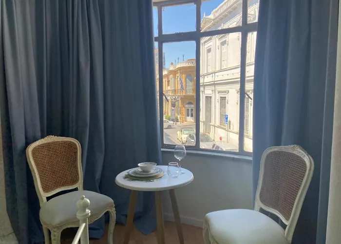 Unique Phaneromenis 41 - Down Town ゲストハウス