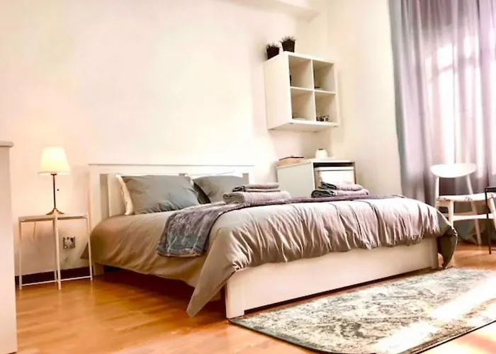 Unique Phaneromenis 41 - Down Town 3*