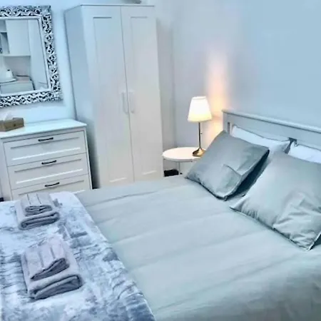 Unique Phaneromenis 41 - Down Town Guest house